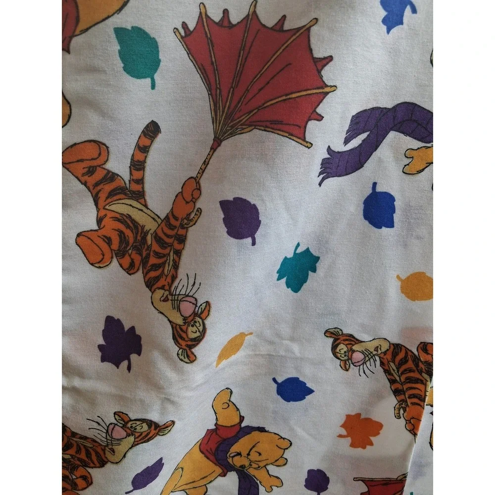 Disney Winnie the Pooh Valance White Tigger Autumn Leaves Vintage 1997 USA Made